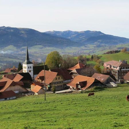 Hotel Restaurant Sternen Guggisberg ภายนอก รูปภาพ
